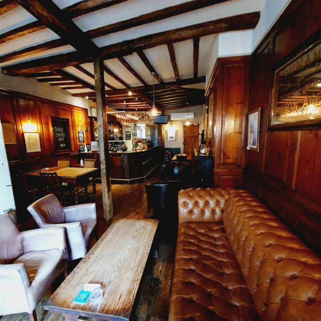 Kings Head Lounge